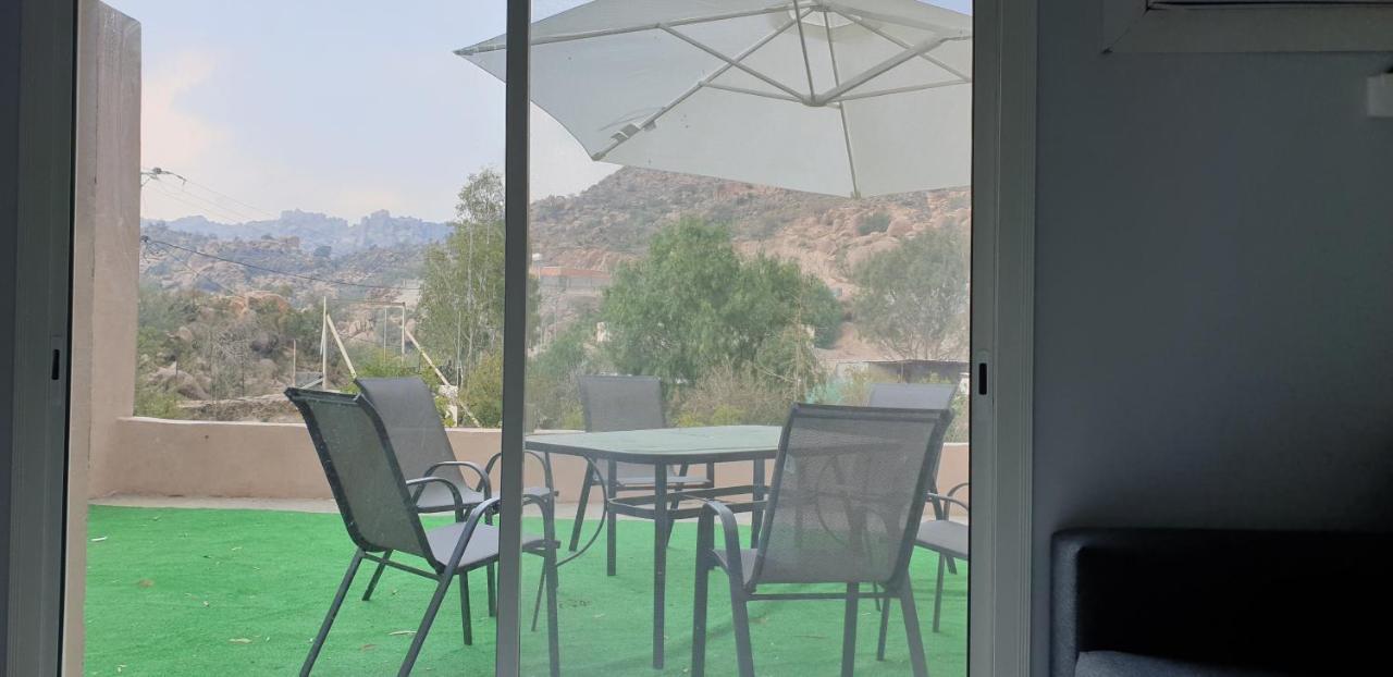 مزرعة الكرم الحاتمي Hotel Ash Shafā Kültér fotó